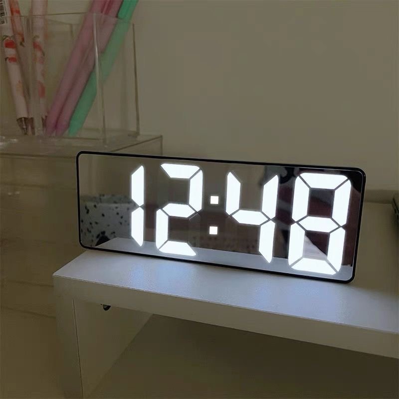 Relógio Despertador Digital de Mesa LED USB e Pilha AAA Preto — foto 6
